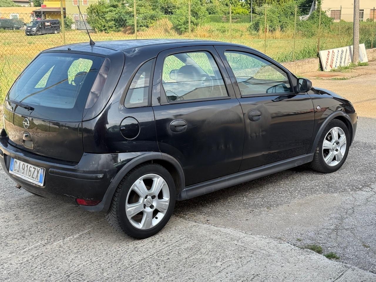 Opel Corsa 1.2i 16V cat 5 porte Club