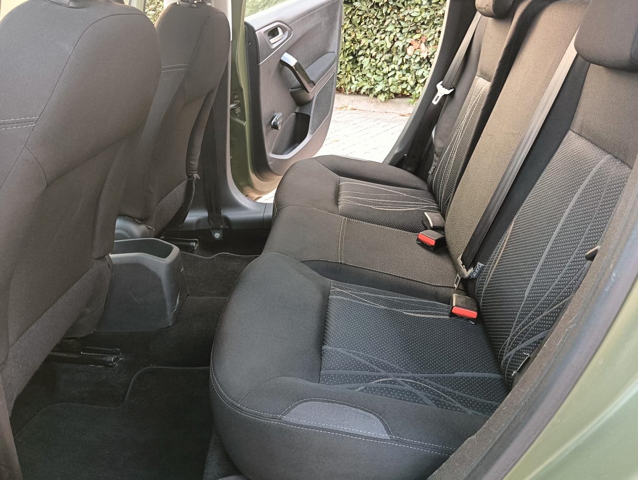 Peugeot 208 1.4 HDi 68 CV 5 porte Allure..CELL 320 147 1147 WUATSAPP 3276540940