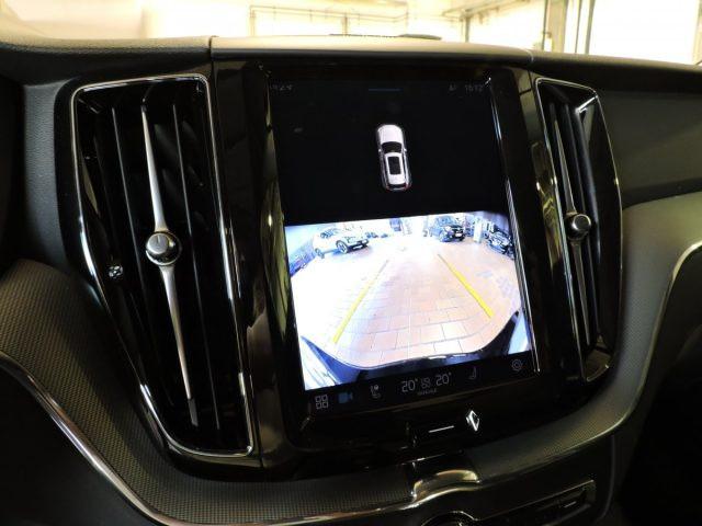 VOLVO XC60 B4 PLUS DARK AUTOMATICA AZIENDALE
