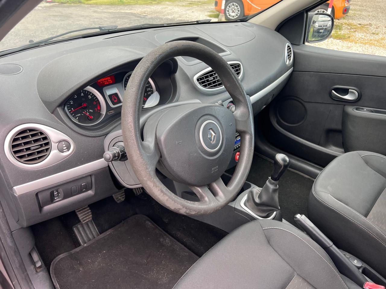 Renault Clio 1.2 16V 5 porte Luxe