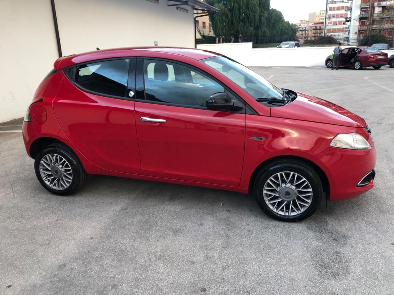 Lancia Ypsilon 0.9 TwinAir benzina/metano Ecochic