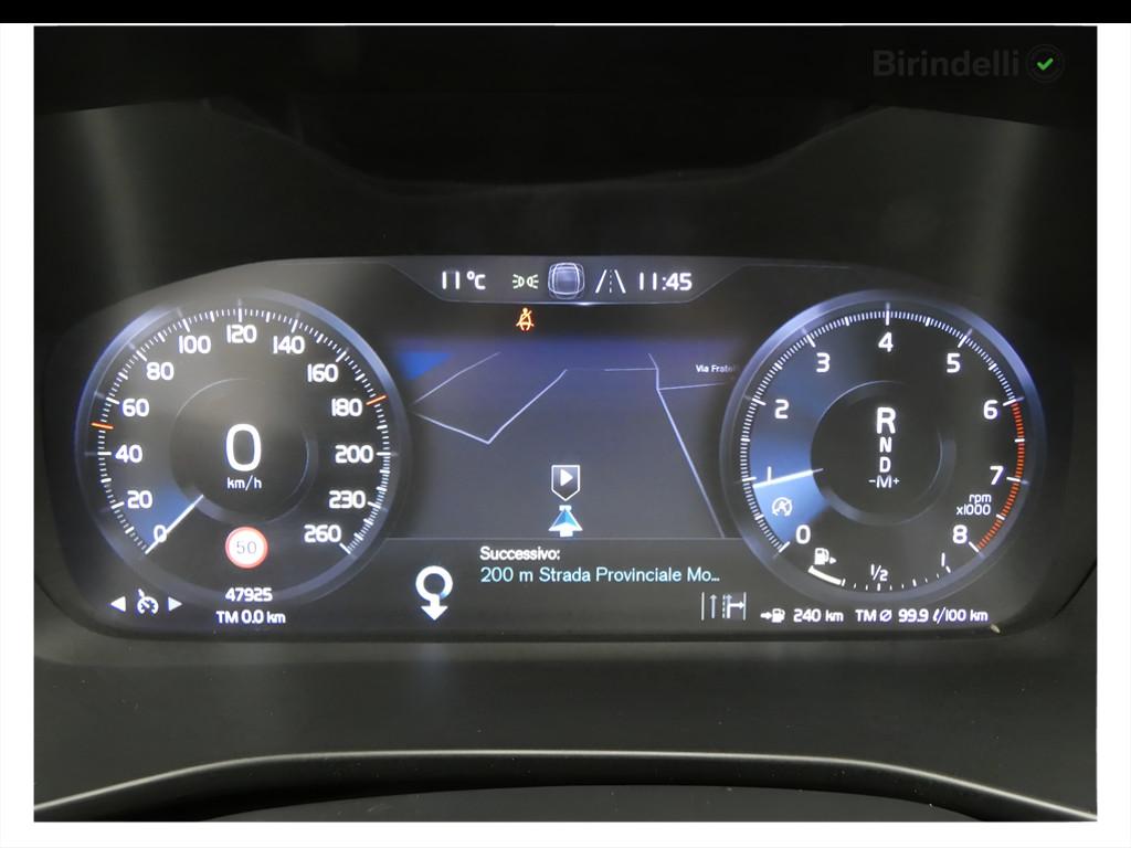 VOLVO XC40 (2017-->) - XC40 T3 Geartronic Momentum