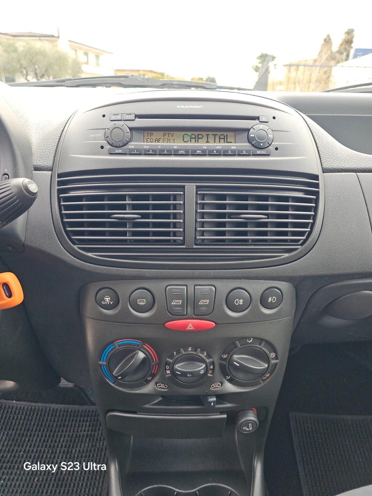 Fiat Punto 1.2 BENZINA UNICO PROPRIETARIO OK PER NEOPATENTATI