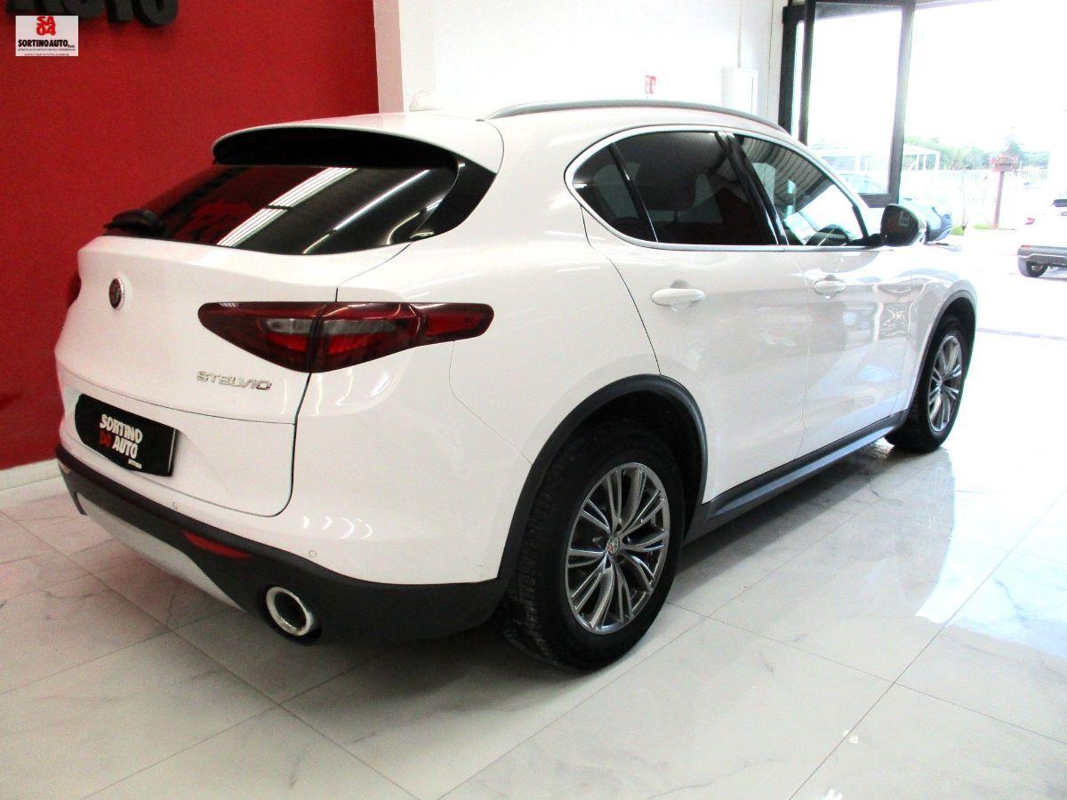 A.R.Stelvio 2.2 T.diesel 210cv AT8 Q4 Exec.-2018