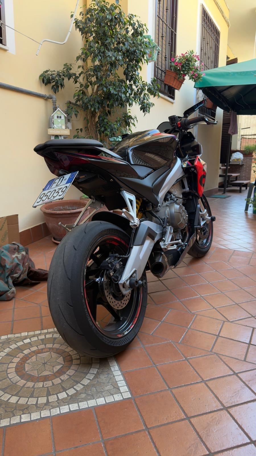 Aprilia Tuono 660