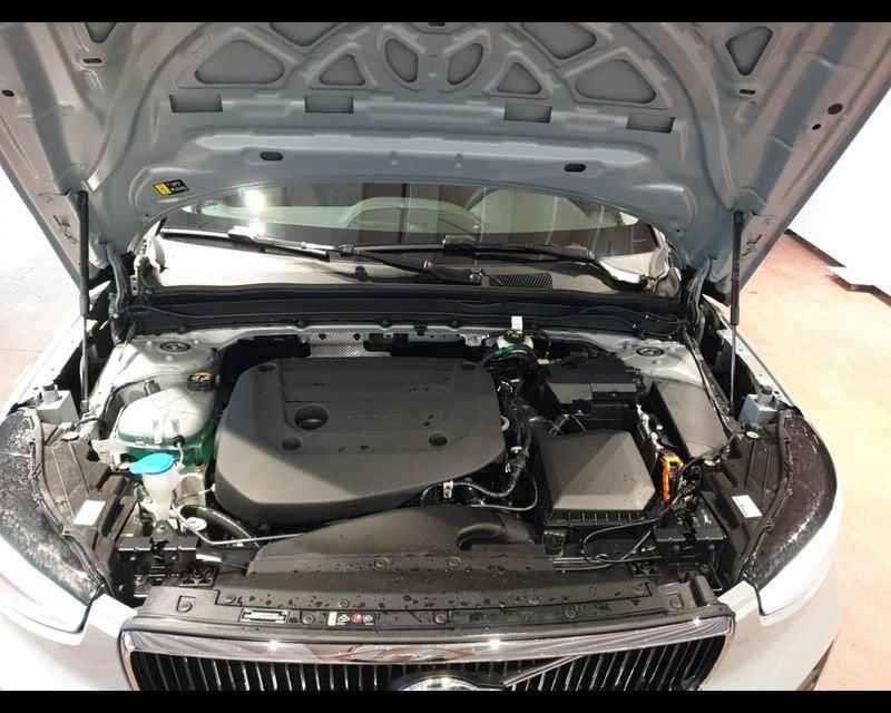 Volvo XC40 (2017-->) B3 automatico Essential