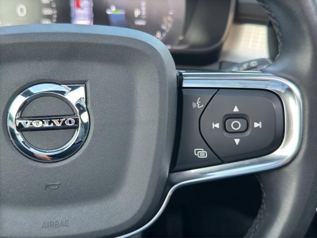 Volvo XC40 1.5 t4 phev Inscription Expression TETTO APRIBILE