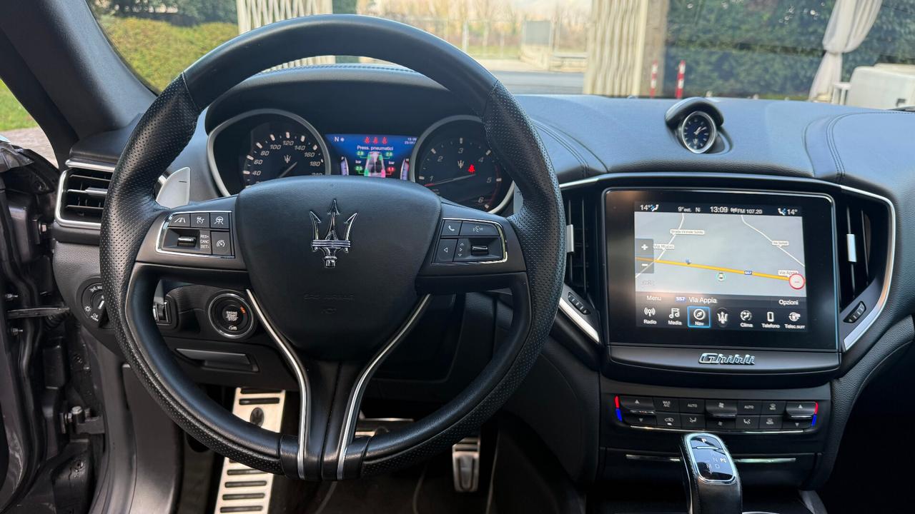 Maserati Ghibli V6 Diesel Gransport TETTO