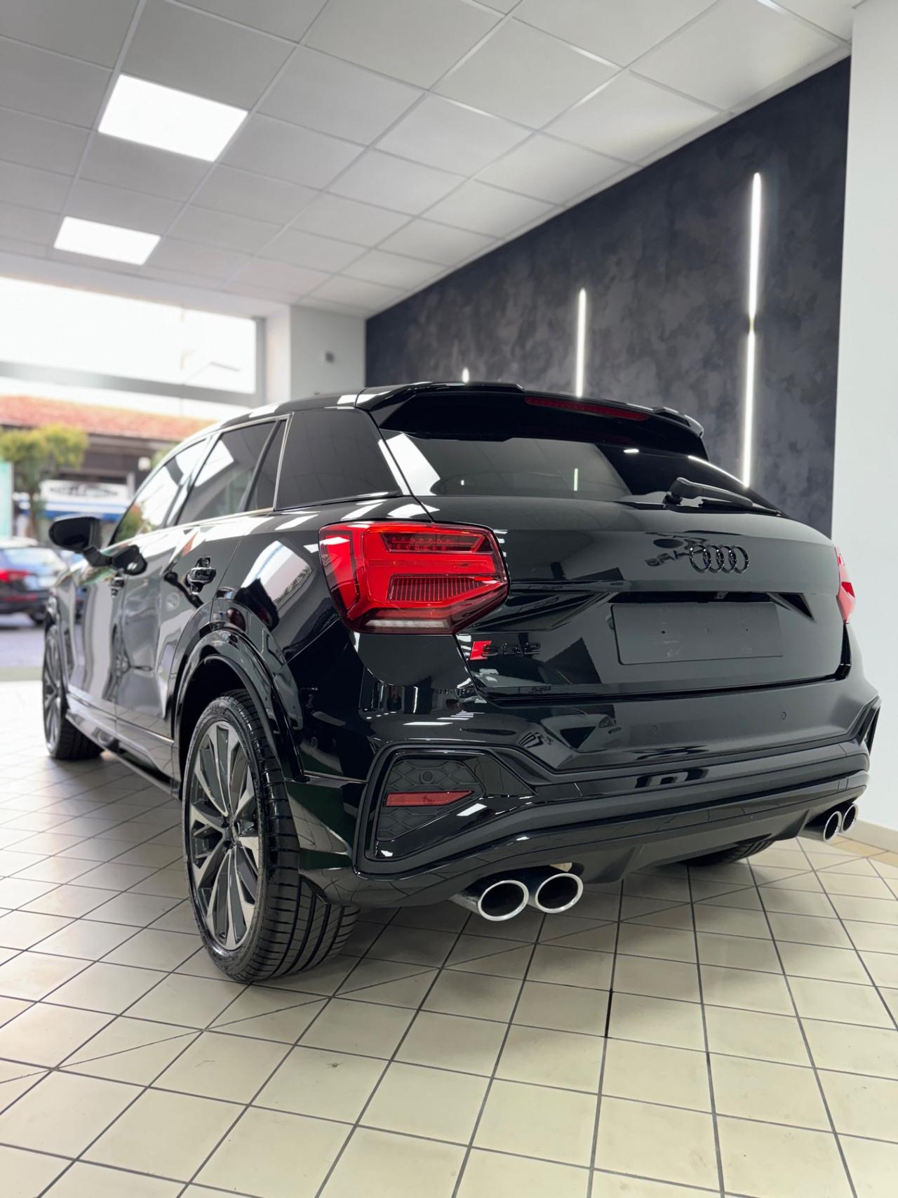 Audi Q2 SQ2 TFSI quattro S tronic sport attitude