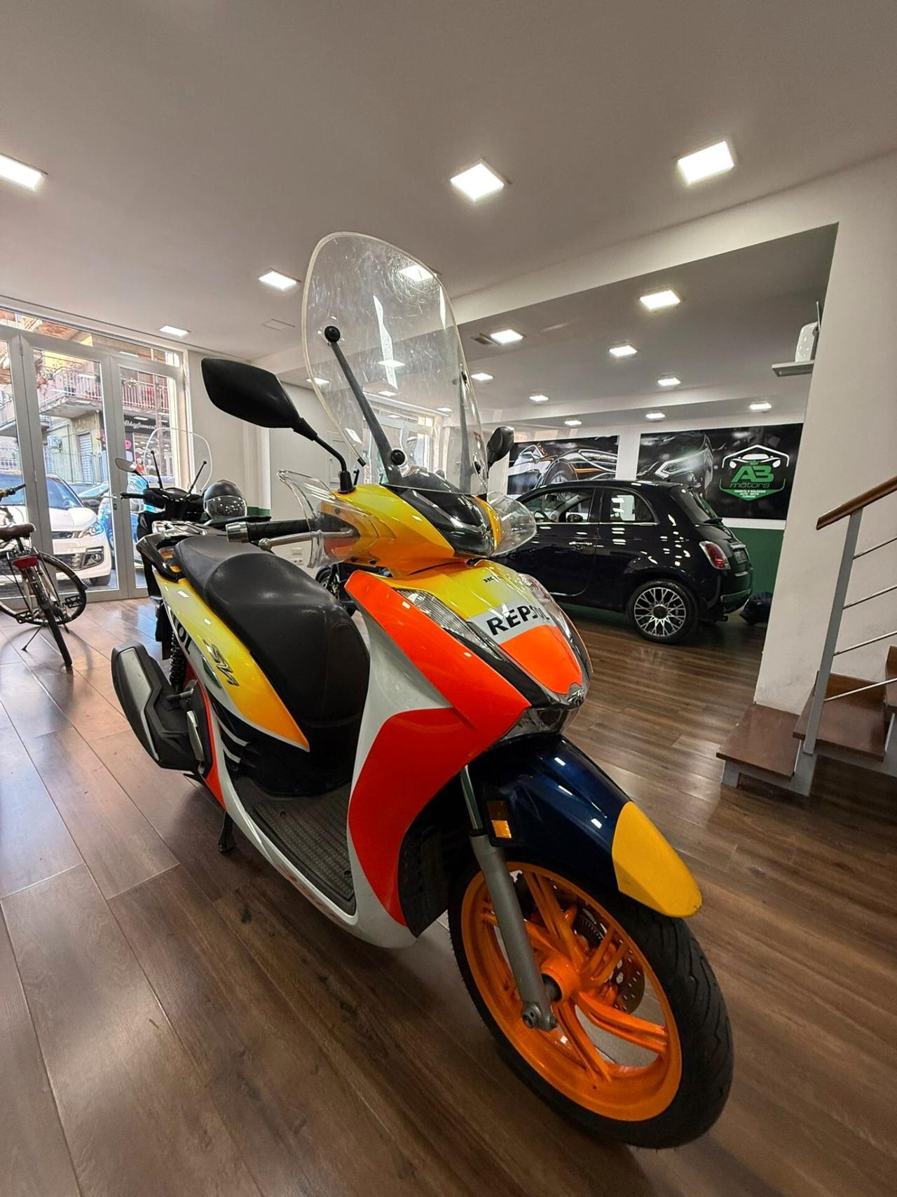 Honda SH 350 Repsol limited edition