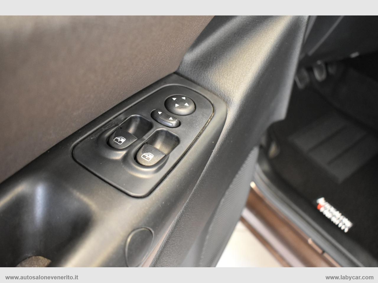 LANCIA Ypsilon 1.2 Versus