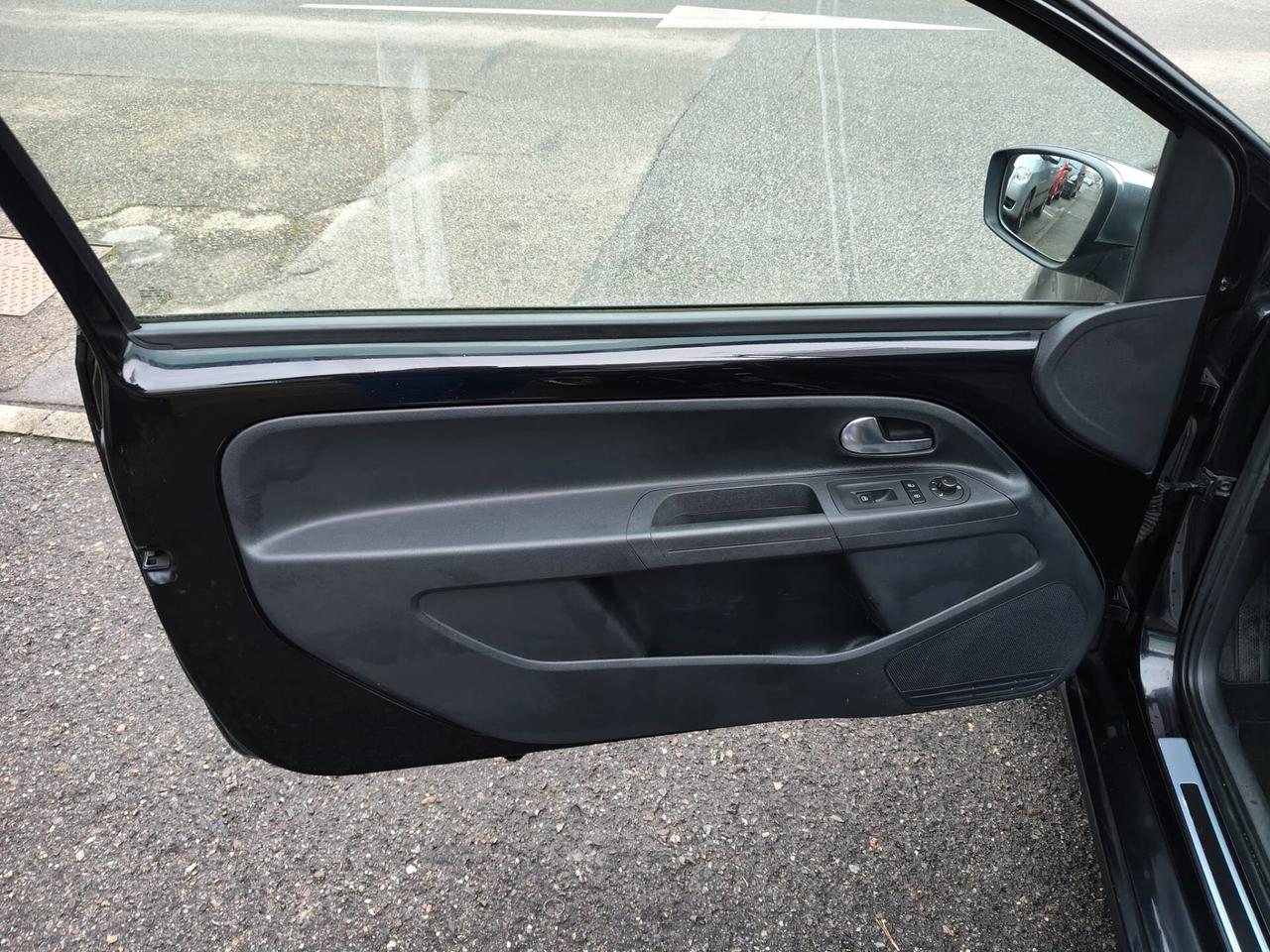 Volkswagen up! 1.0 75 CV 3p. high