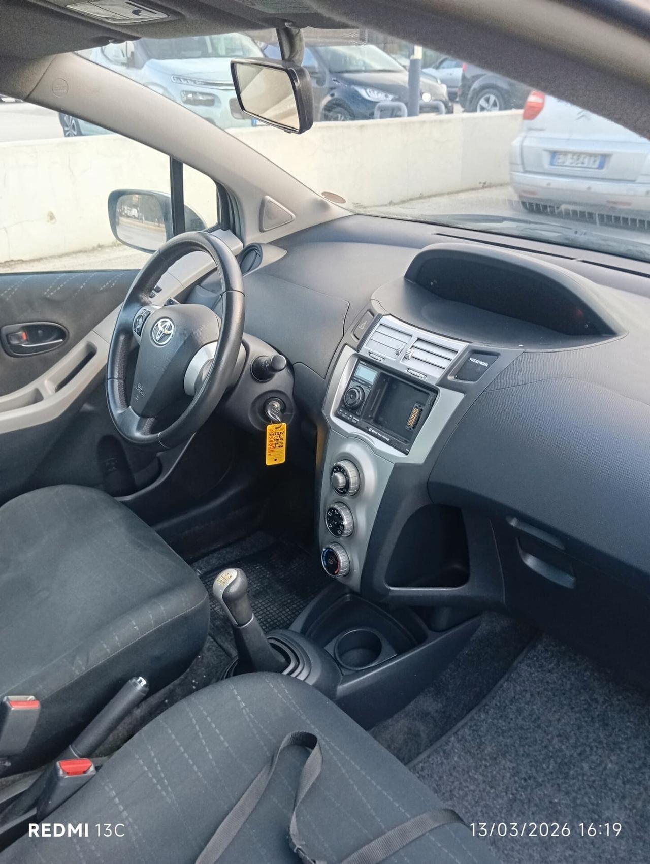 Toyota Yaris 1.3 5 porte Navi