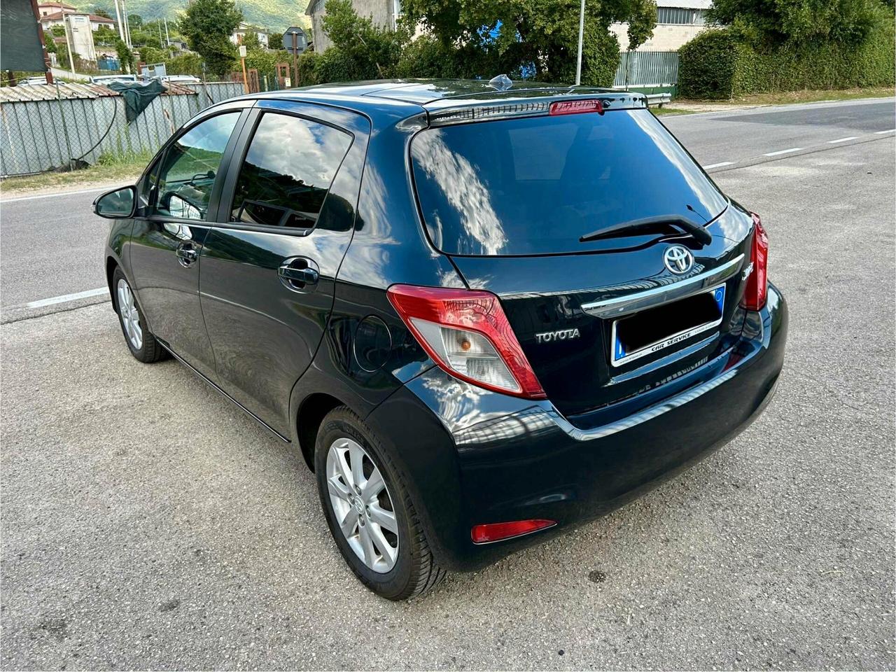 Toyota Yaris 1.4 D-4D 5 porte Lounge TETTO PANORAMICO FULL