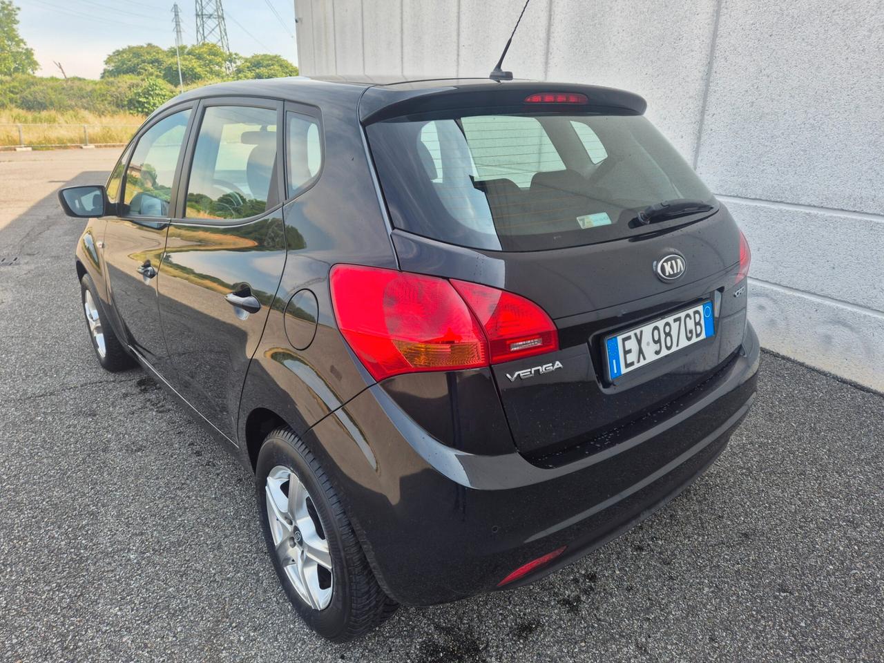 Kia Venga 1.4 CRDi 90 CV Crossover (Ok Neopatentati)