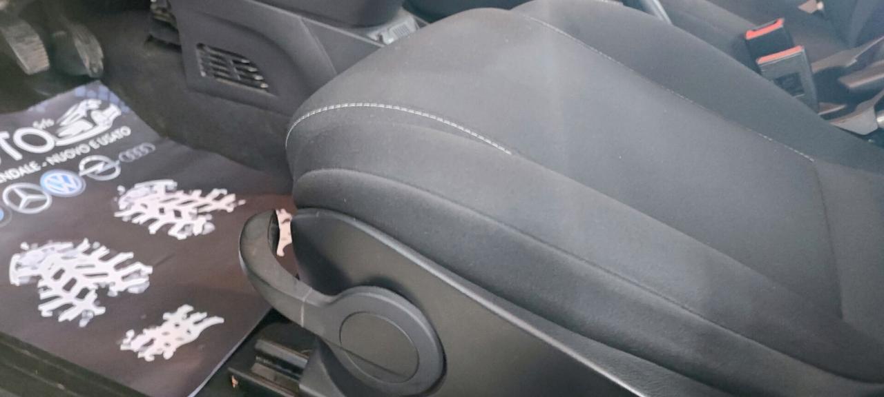 Lancia Ypsilon 1.0 5 porte Hybrid Gold 2023