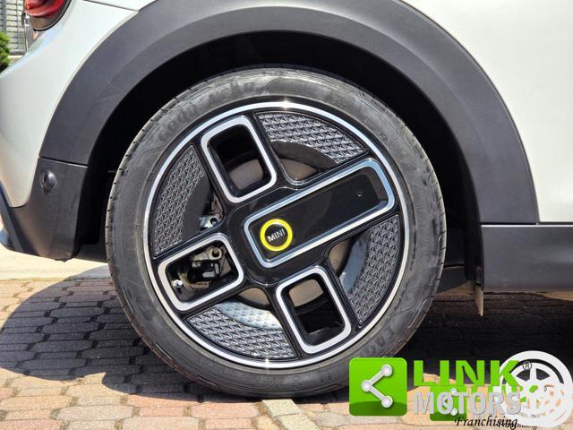 MINI Cooper SE Cabrio F57 All-Electric Cabrio auto 1 of 999 184cv