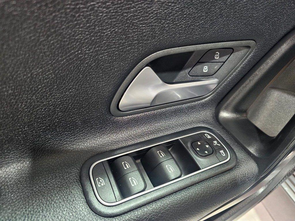 Mercedes-Benz A 180 d Automatic Business Luci Ambient