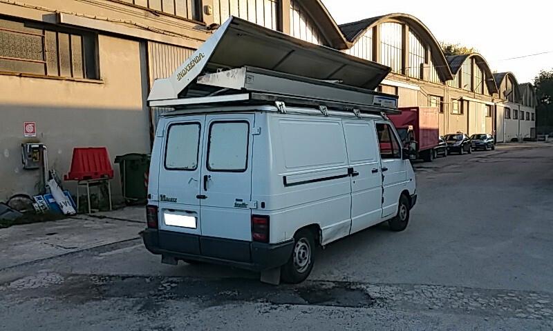 Renault Trafic 2.1 D Tenda 8 x 5 m