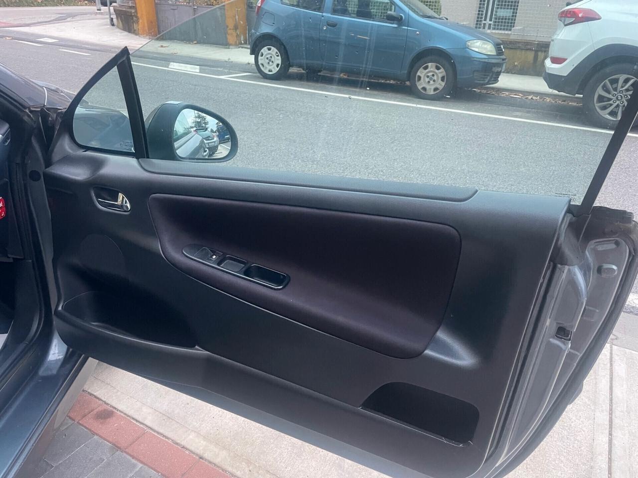 Peugeot 207 1.6 HDi 110CV CC Féline