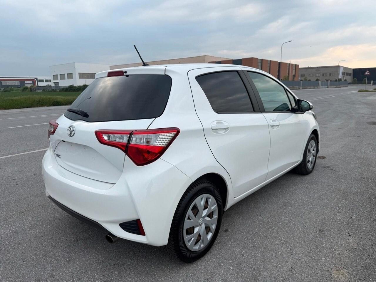 Toyota Yaris 1.0 5 porte Dynamic