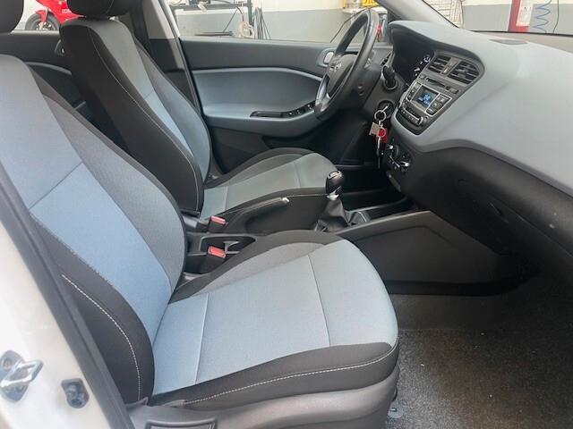 Hyundai i20 1.2 84 CV 5 porte Comfort Uniprop. garanzia 12M E6