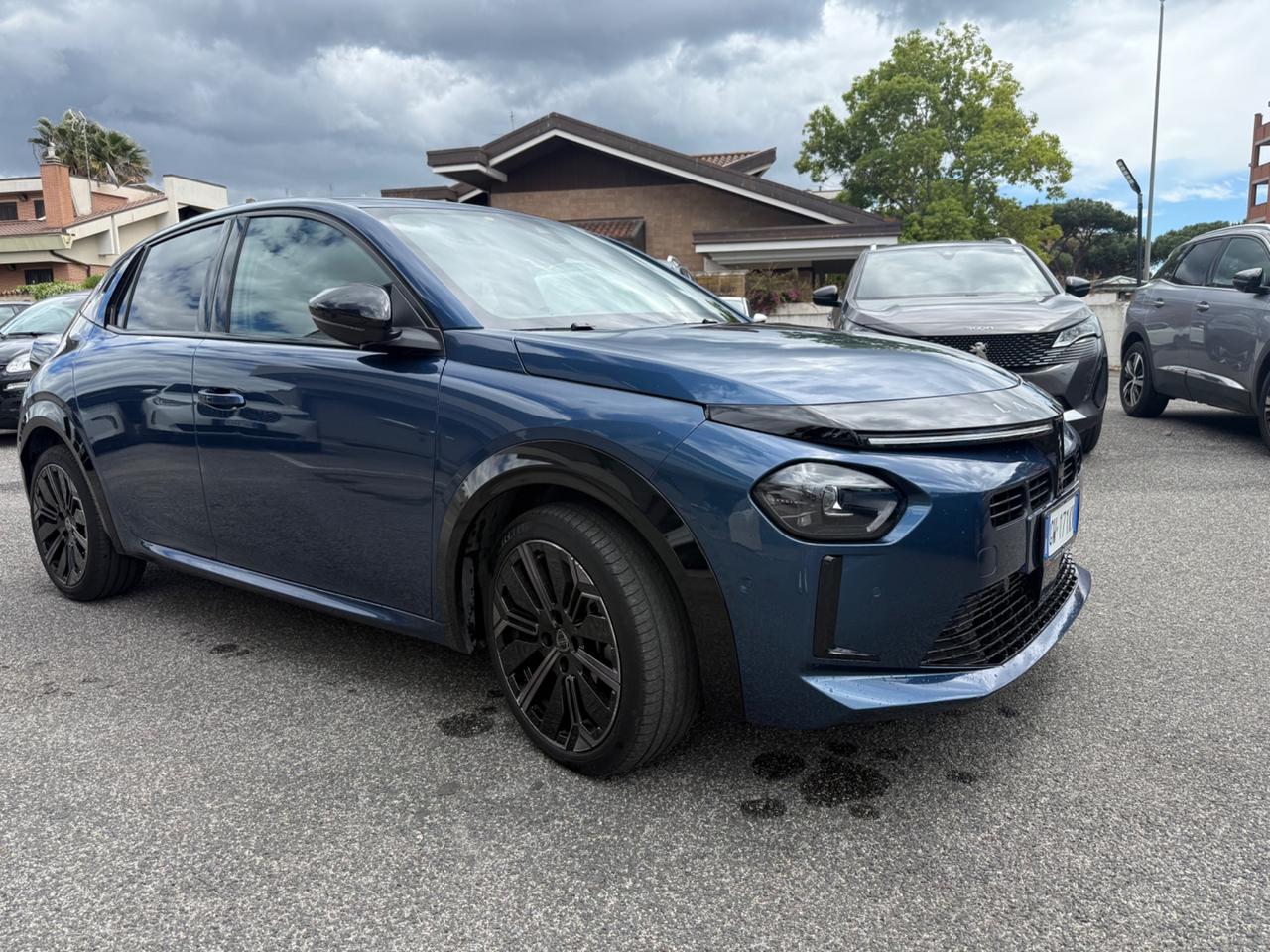 Lancia Ypsilon Hybrid e-DCT Edizione Cassina