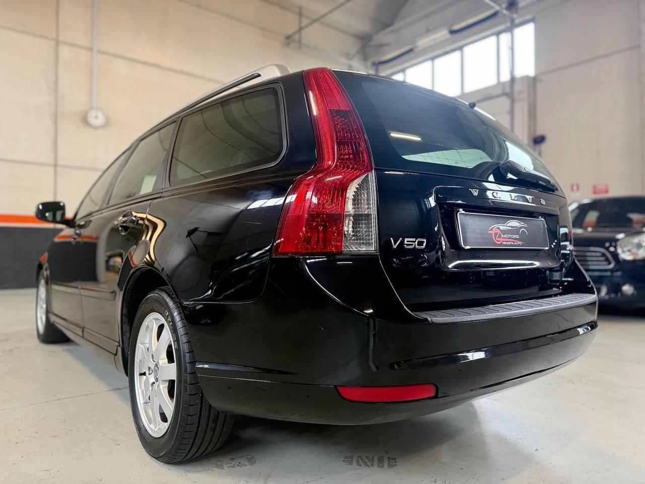 Volvo V50 2.0 D cat Kinetic NEOPATENTATI