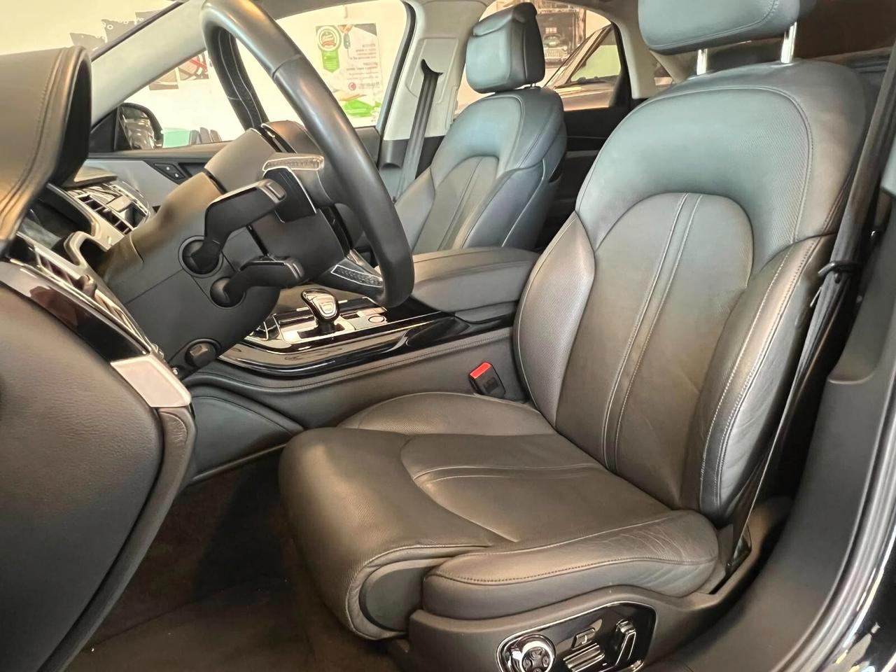 Audi A8 S8 4.0 TFSI quattro tiptronic plus