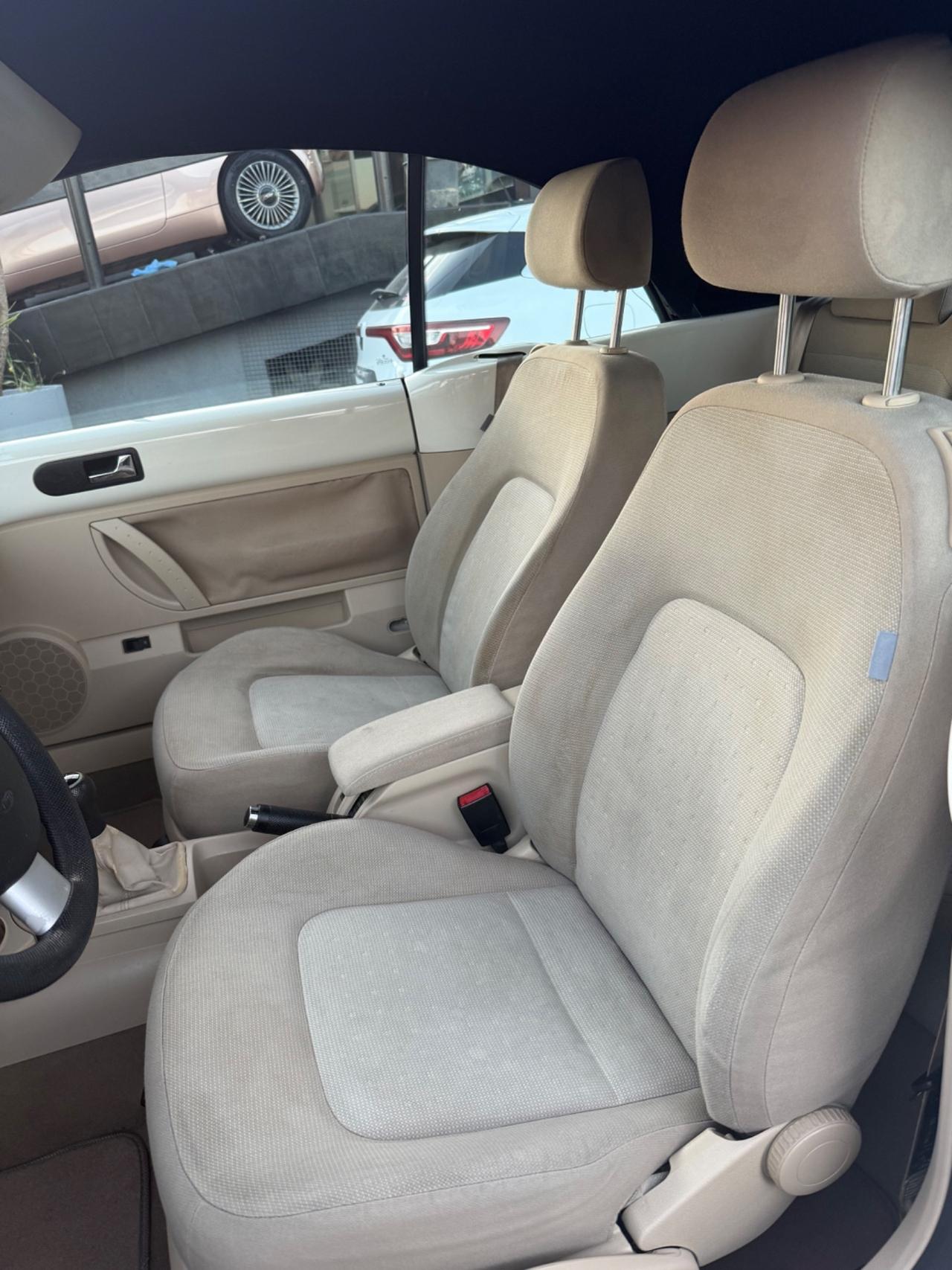 Volkswagen New Beetle 1.4 16V Cabrio