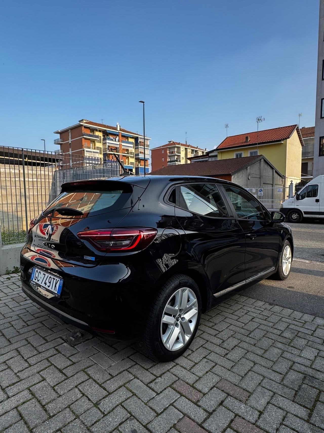 Renault Clio Full Hybrid E-Tech 140 CV 5 porte Initiale Paris