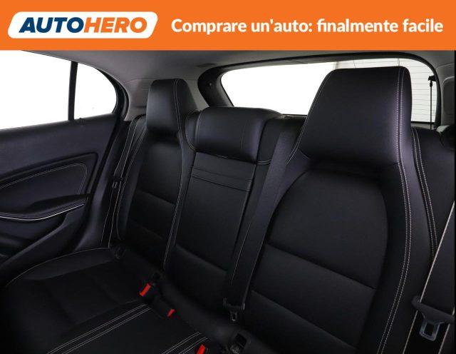 MERCEDES-BENZ GLA 200 d Automatic 4Matic Sport