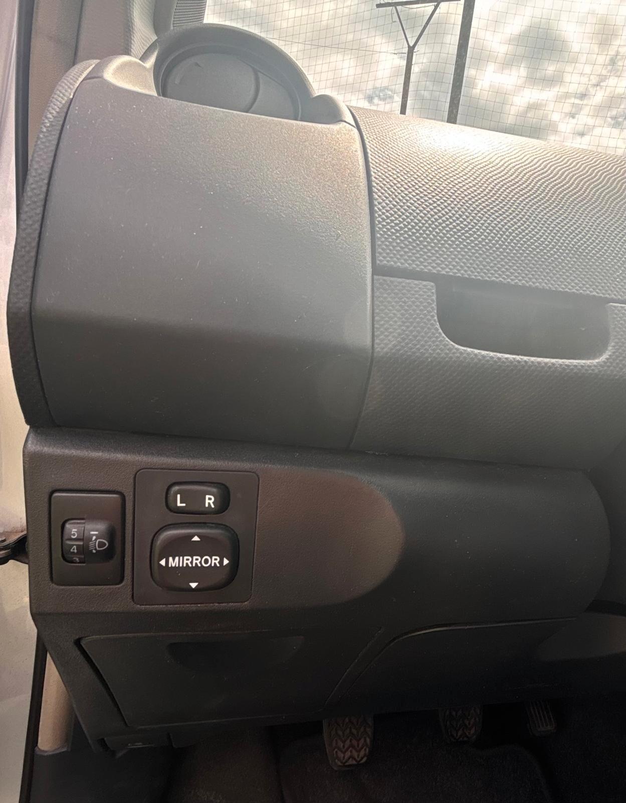 Toyota Yaris 1.0 5 porte
