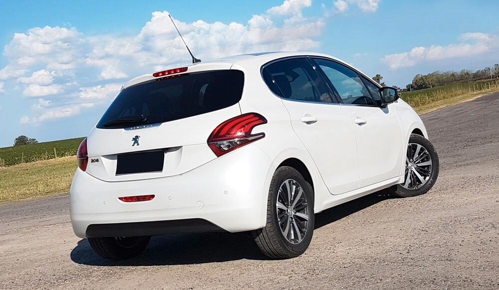 PEUGEOT 208 Allure Navi - 1.6 BlueHDi 75cv EURO6