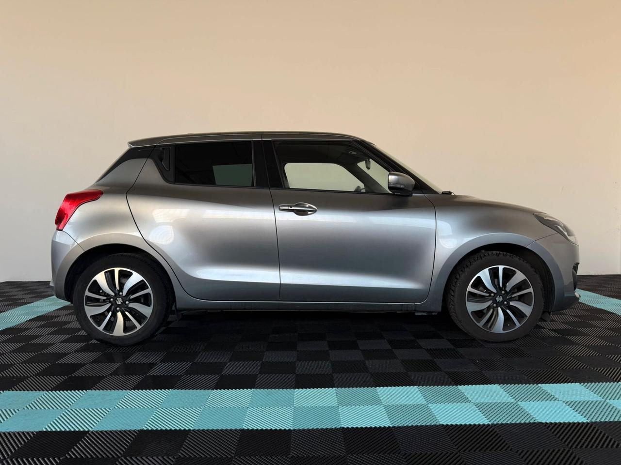 Suzuki Swift 1.2 Hybrid Top