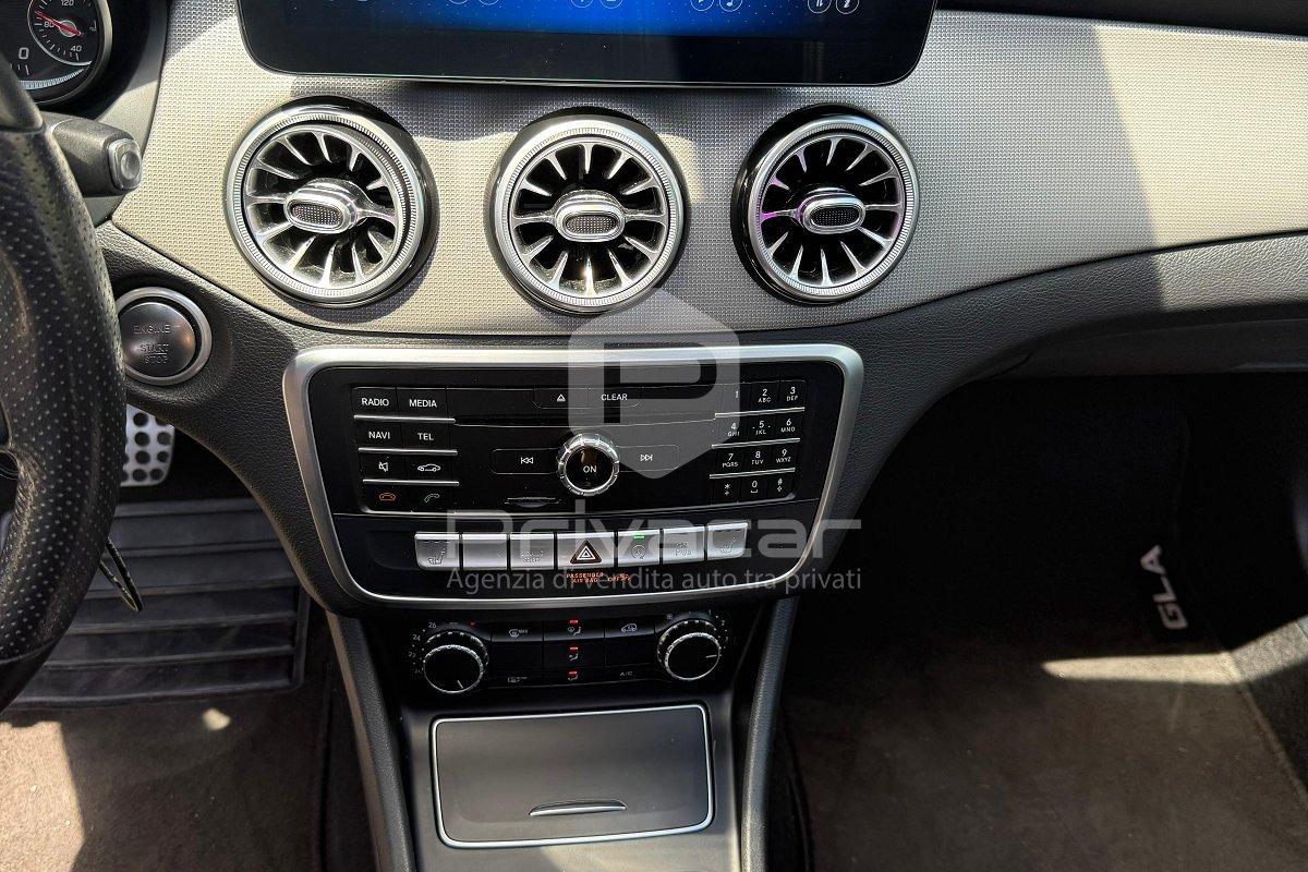 MERCEDES GLA 200 d Automatic Sport