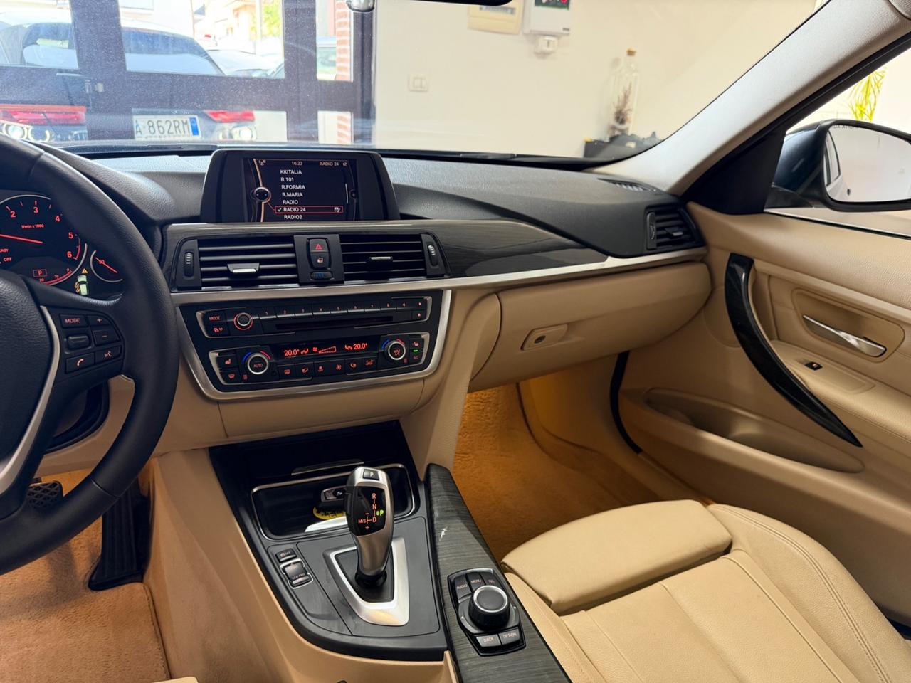 Bmw 318 318d Touring LUXURY aut.