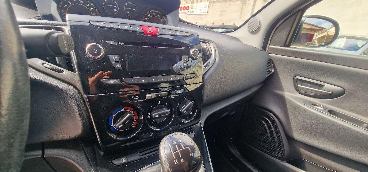 LANCIA Ypsilon 1.2 69 CV 5 porte GPL Ecochic S Momodesign