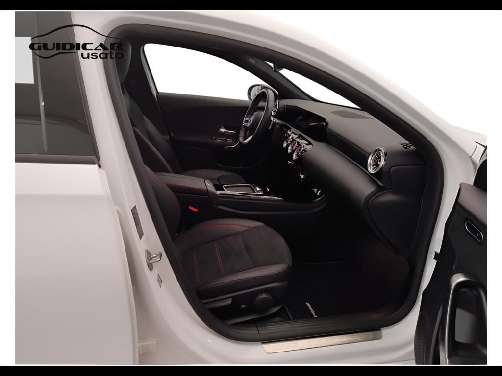 Mercedes-Benz Classe A - W177 2018 - A 180 d AMG LINE Premium