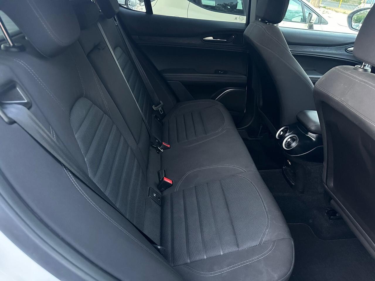 Alfa Romeo Stelvio 2.0.2.0