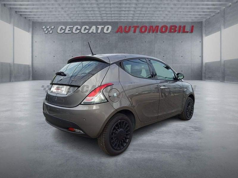 Lancia Ypsilon Ypsilon 1.0 firefly hybrid Silver s&s 70cv 5p.ti