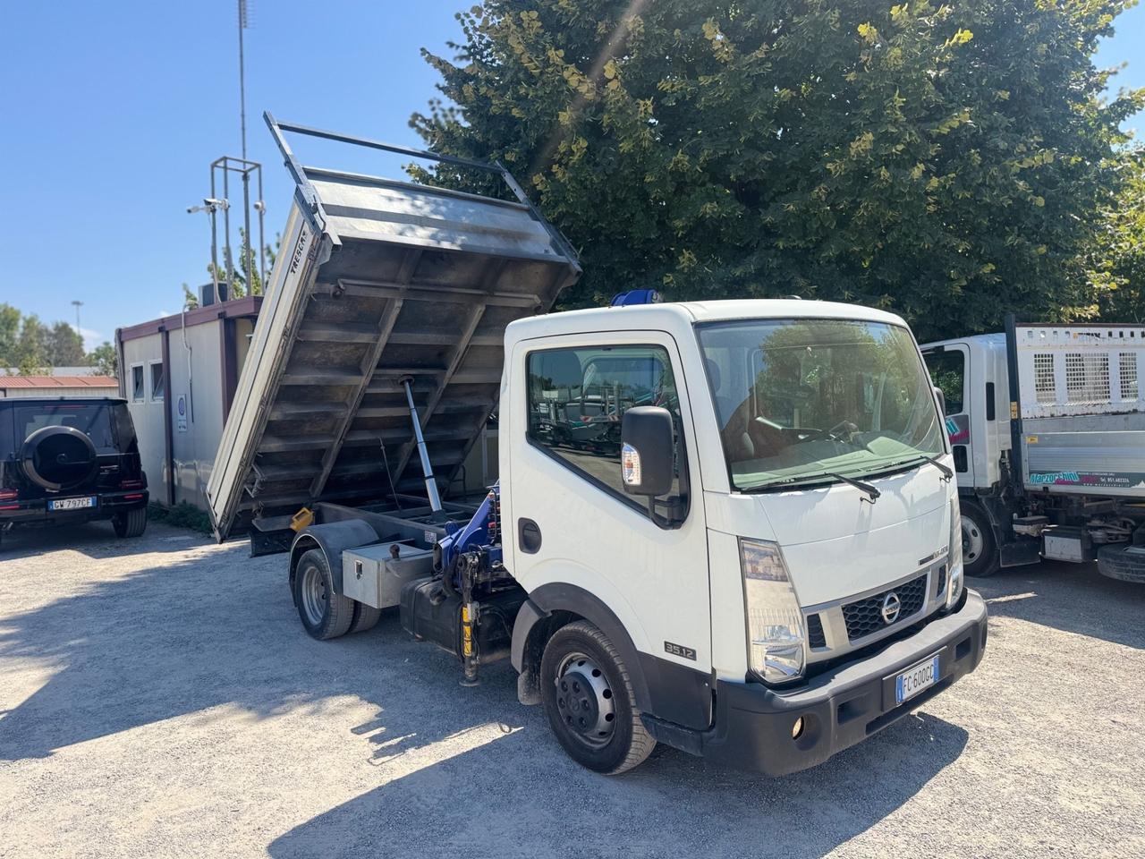 NISSAN CABSTAR NT400 GRU\\\\RIBALTABILE TRILA\\\\PREZZO + IVA