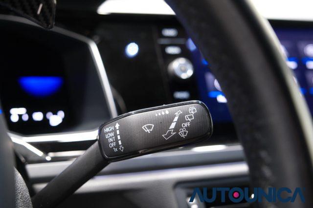 VOLKSWAGEN Polo 1.0 TSI DSG R-LINE AUTOMATICA NEOPATENTATI
