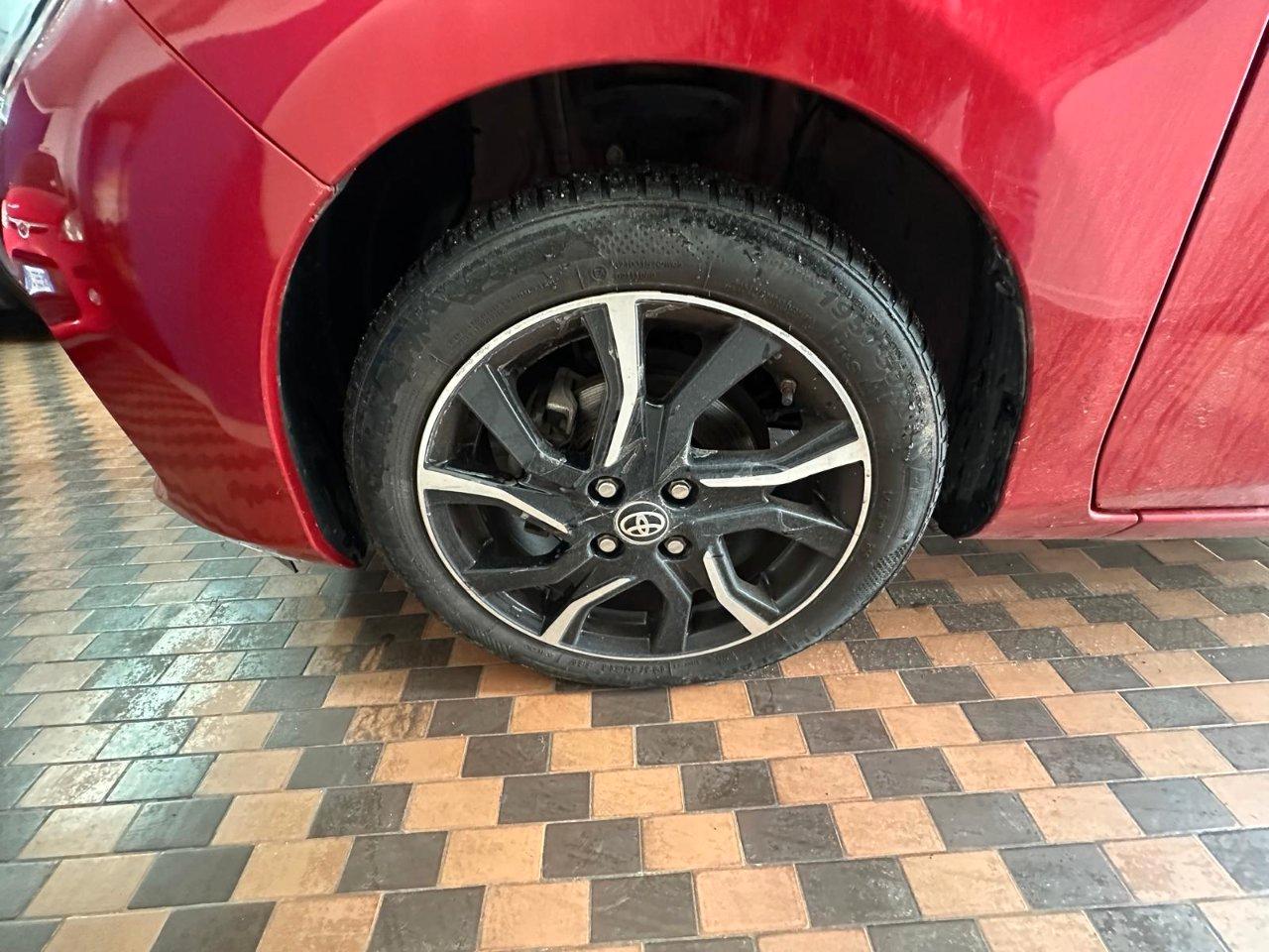 Toyota Yaris 5 Porte Yaris 5p 1.0 Trend Red Edition