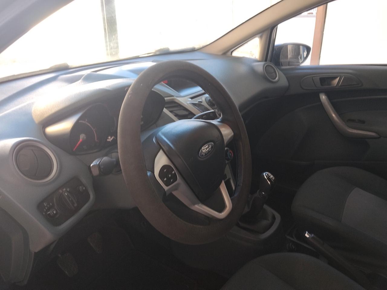 Ford Fiesta 1.4 diesel 2011 CON GARANZIA