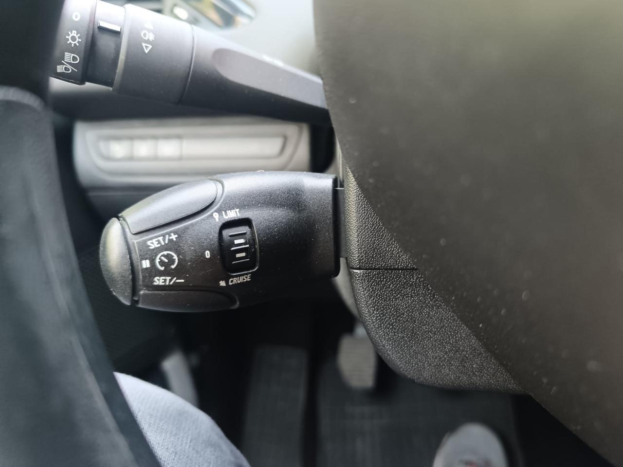 Peugeot 208 BlueHDi 100 5 porte Allure