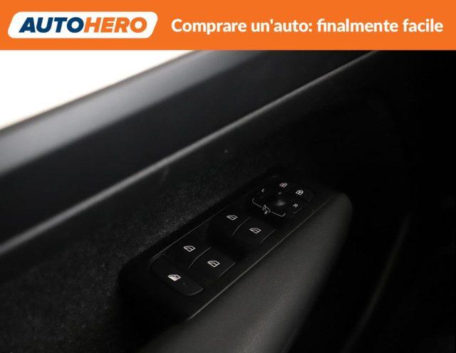 VOLVO XC40 T3 Momentum Pro