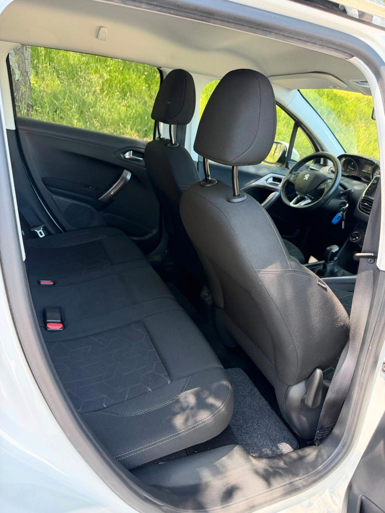 Peugeot 2008 BlueHDi 120 S&S Black Matt