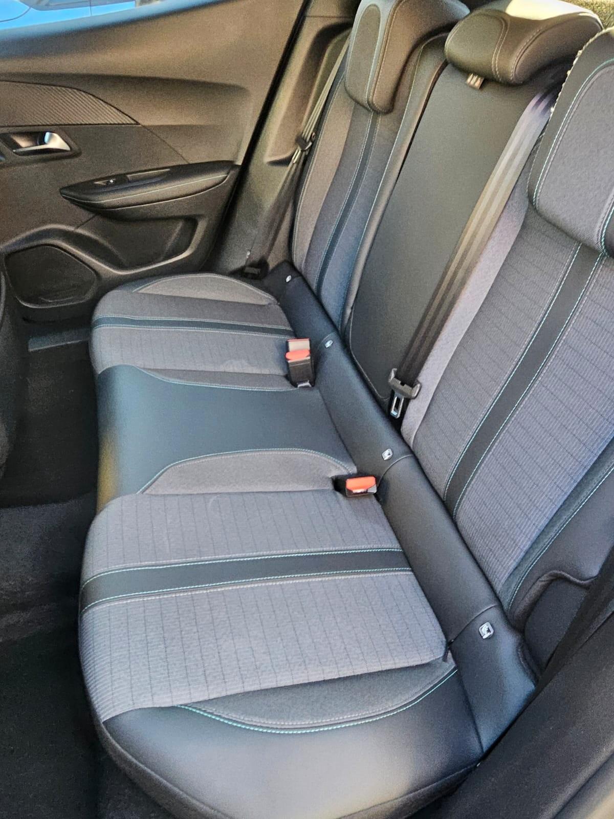 Peugeot 2008 PureTech 130 S&S EAT8 Allure Pack