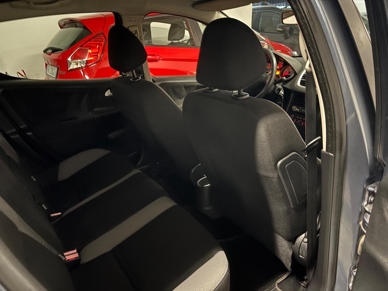 Peugeot 207 1.4 HDi 70CV OK NEOPATENTATI